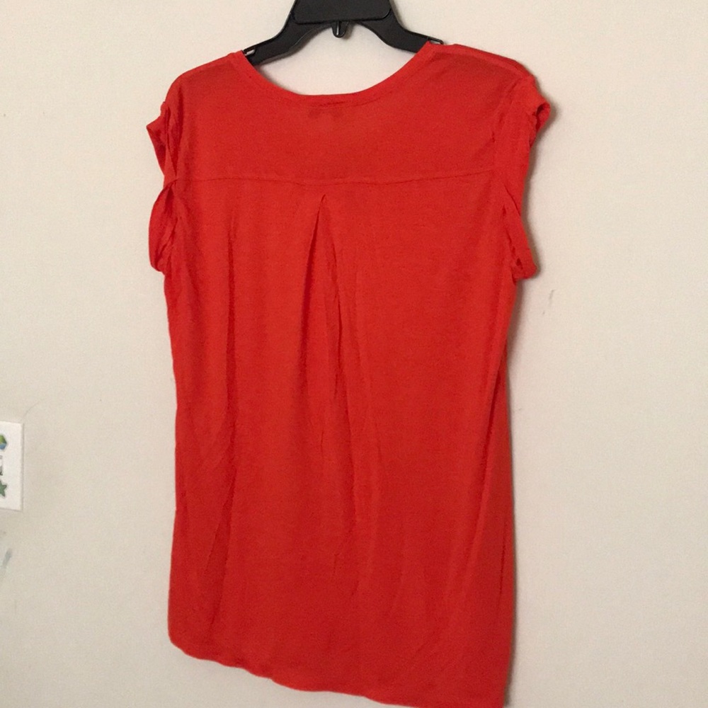 Super soft and comfy Cabi Sleeveless Tee - Picture 7 of 8